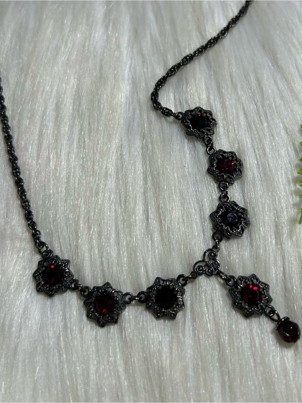 1928 gothic floral faceted rhinestones gunmetal tone necklace